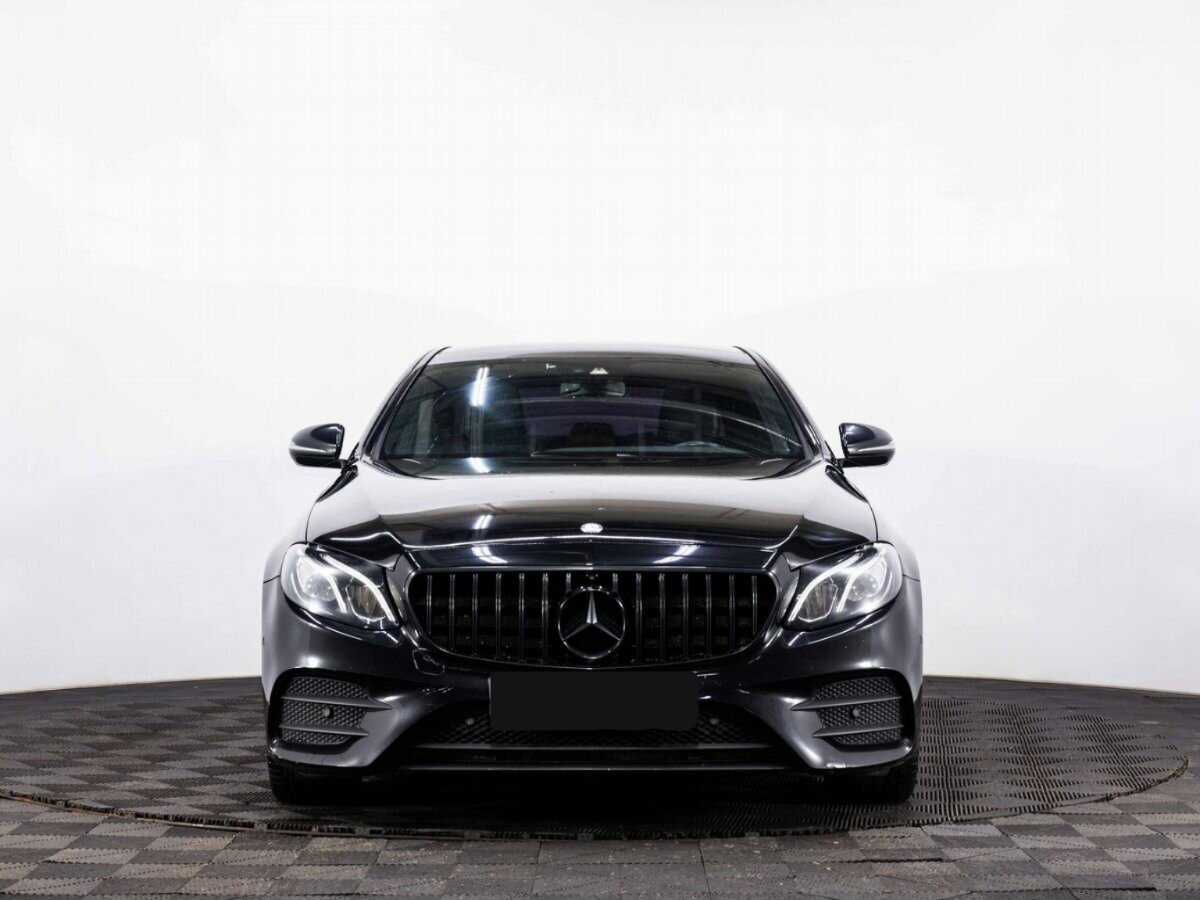 Б/У Мерседес-Бенц Е-Класс 2016 года. Фото: #1