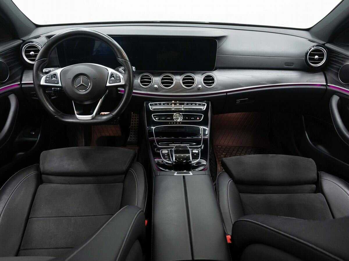 Б/У Мерседес-Бенц Е-Класс 2016 года. Фото: #12