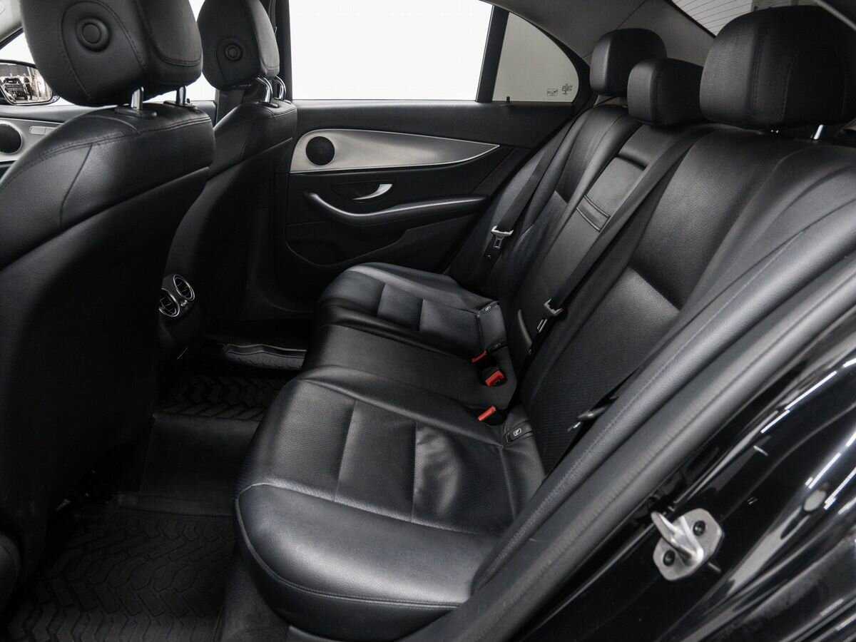 Б/У Мерседес-Бенц Е-Класс 2019 года. Фото: #10