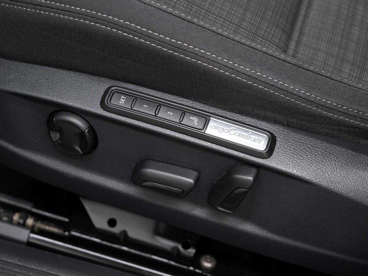 Б/У Фольксваген Пассат 2020 года. Фото: #20