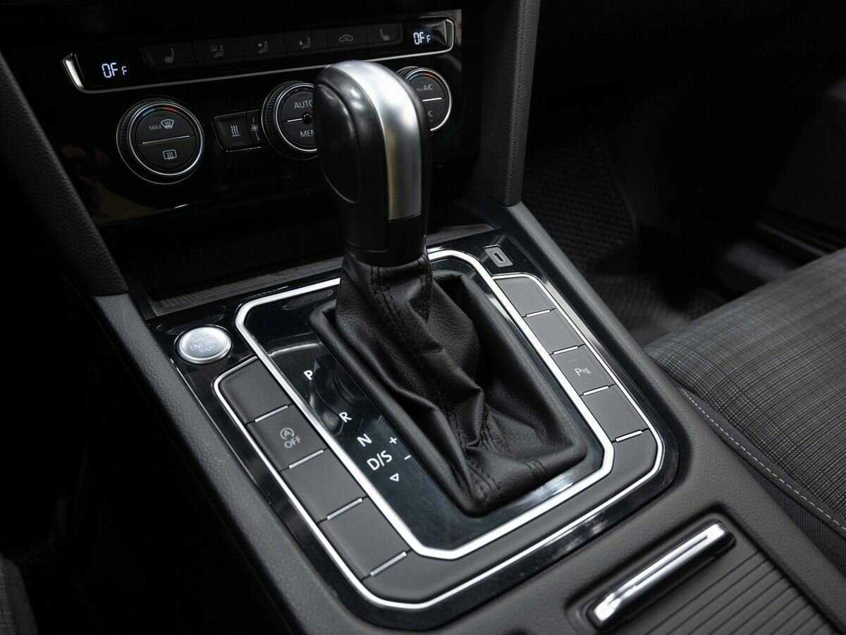 Б/У Фольксваген Пассат 2020 года. Фото: #21