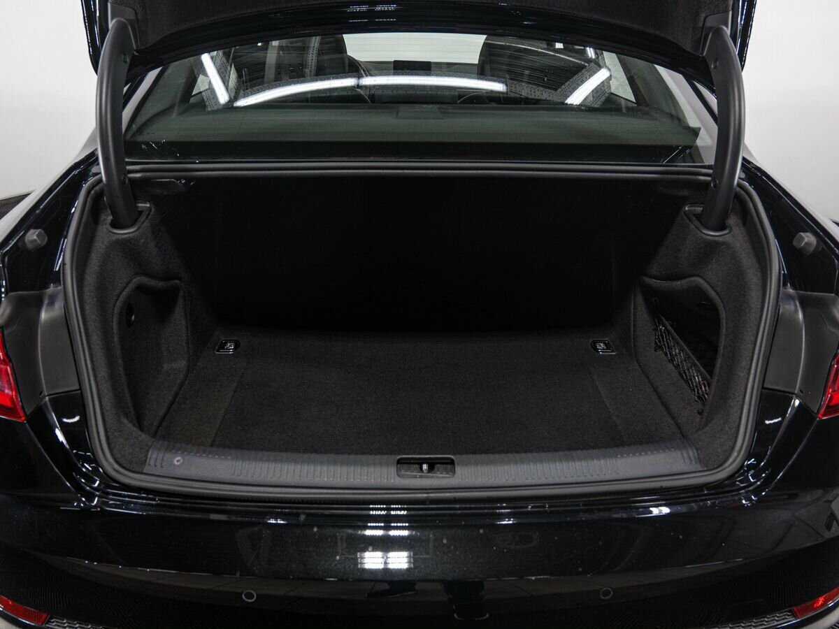 Б/У Ауди А4 2018 года. Фото: #23