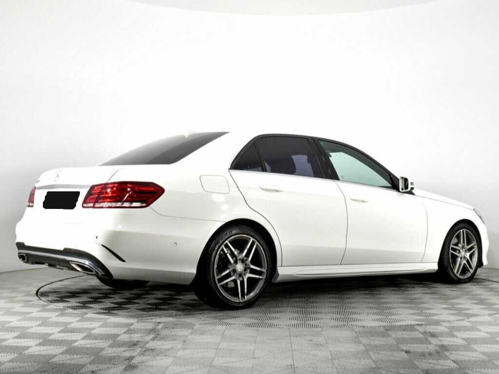 Б/У Мерседес-Бенц Е-Класс 2015 года. Фото: #4