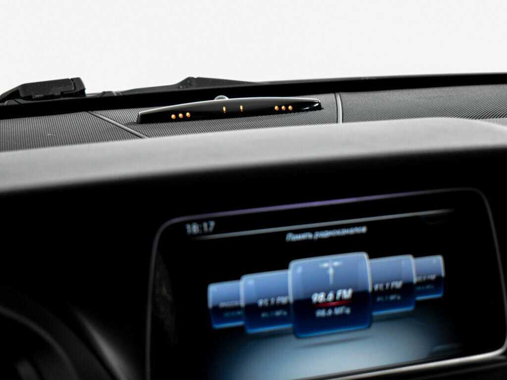 Б/У Мерседес-Бенц Е-Класс 2015 года. Фото: #19