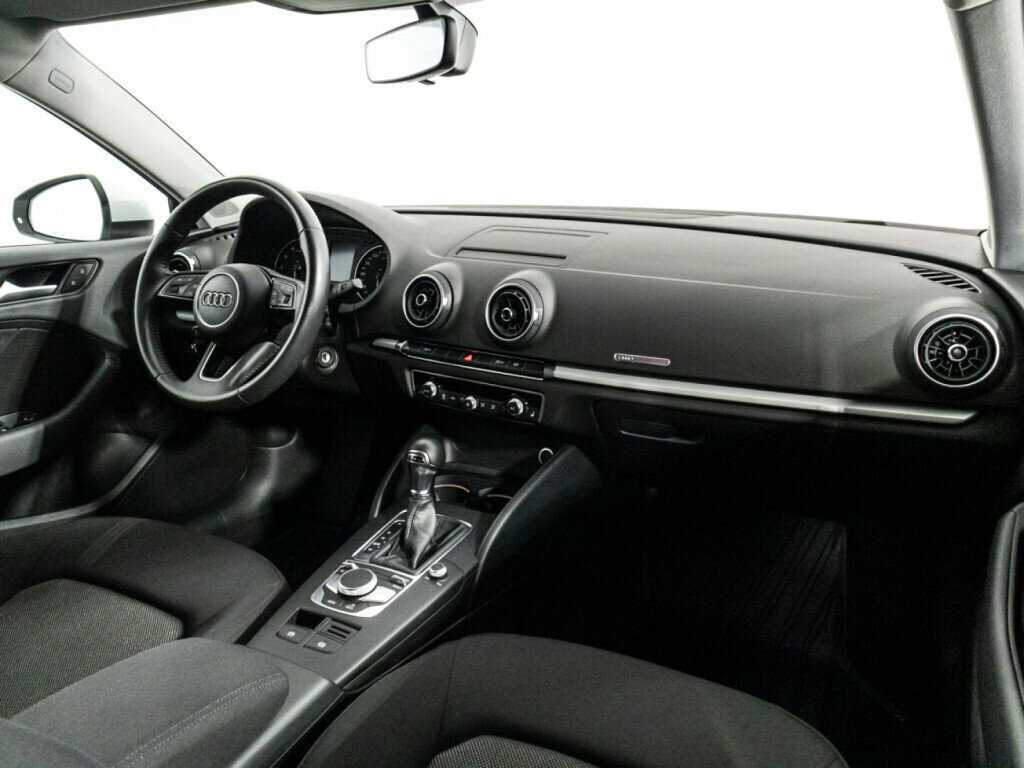 Б/У Ауди А3 2017 года. Фото: #8