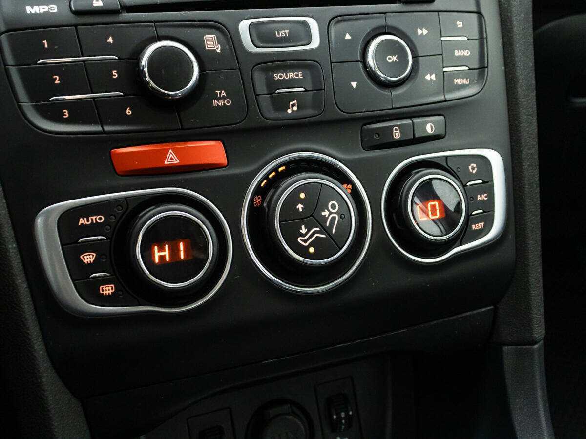 Б/У Ситроен Ц4 2014 года. Фото: #14