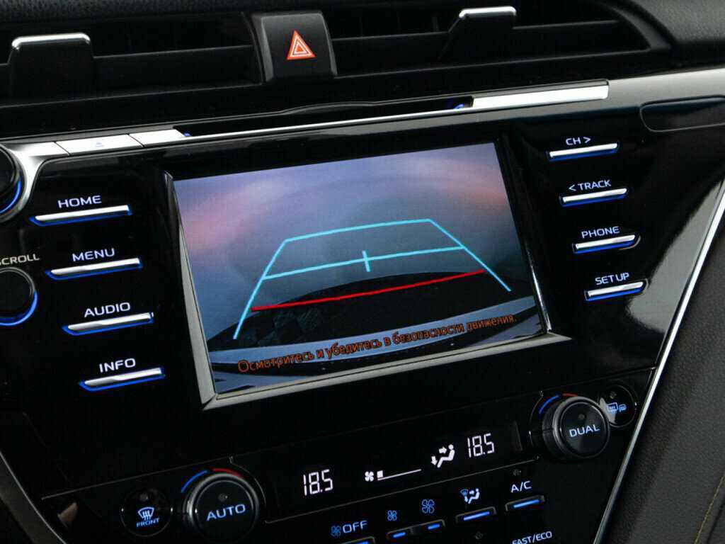 Б/У Тойота Камри 2018 года. Фото: #14