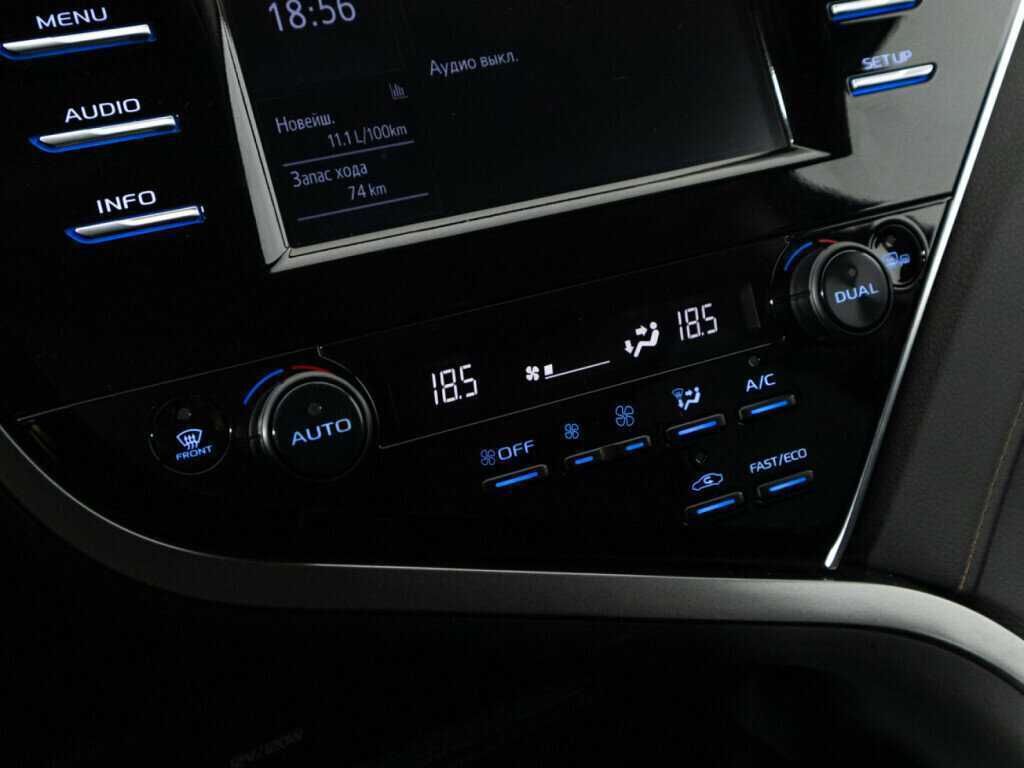 Б/У Тойота Камри 2018 года. Фото: #15