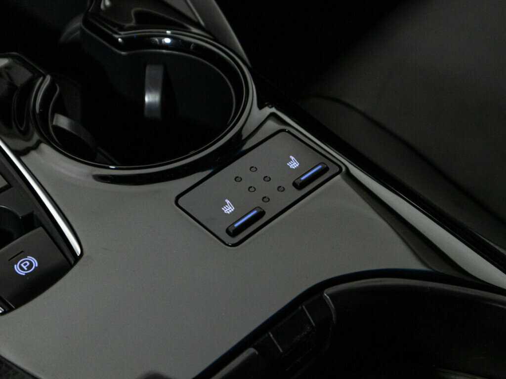 Б/У Тойота Камри 2018 года. Фото: #16