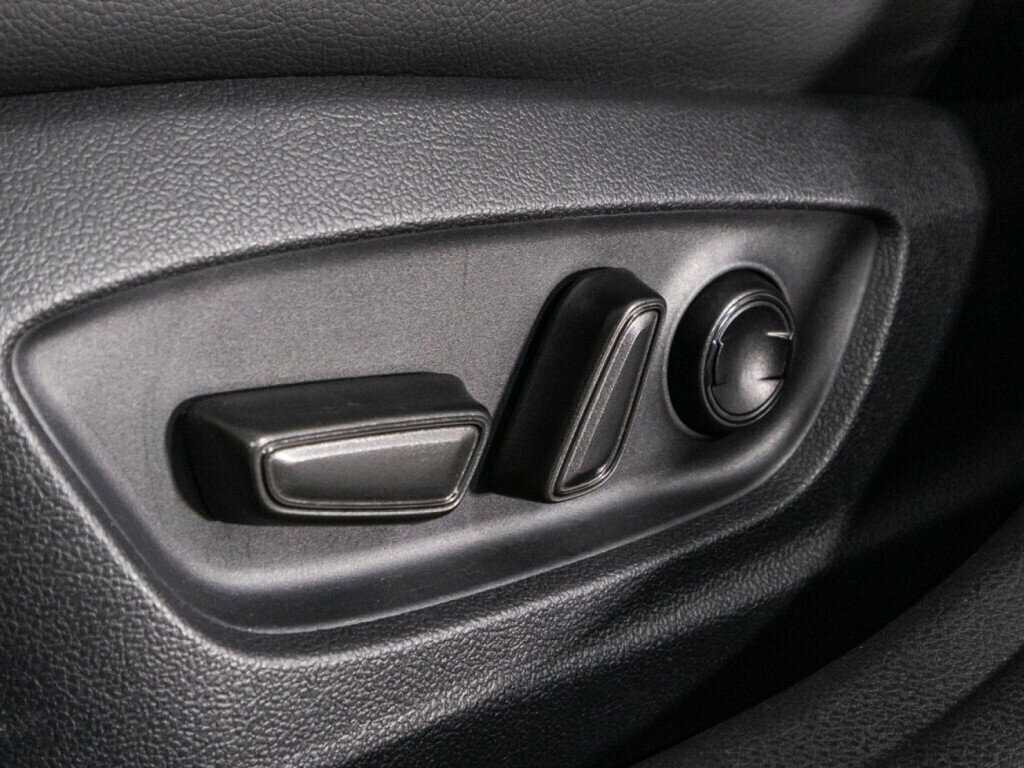 Б/У Тойота Камри 2018 года. Фото: #17