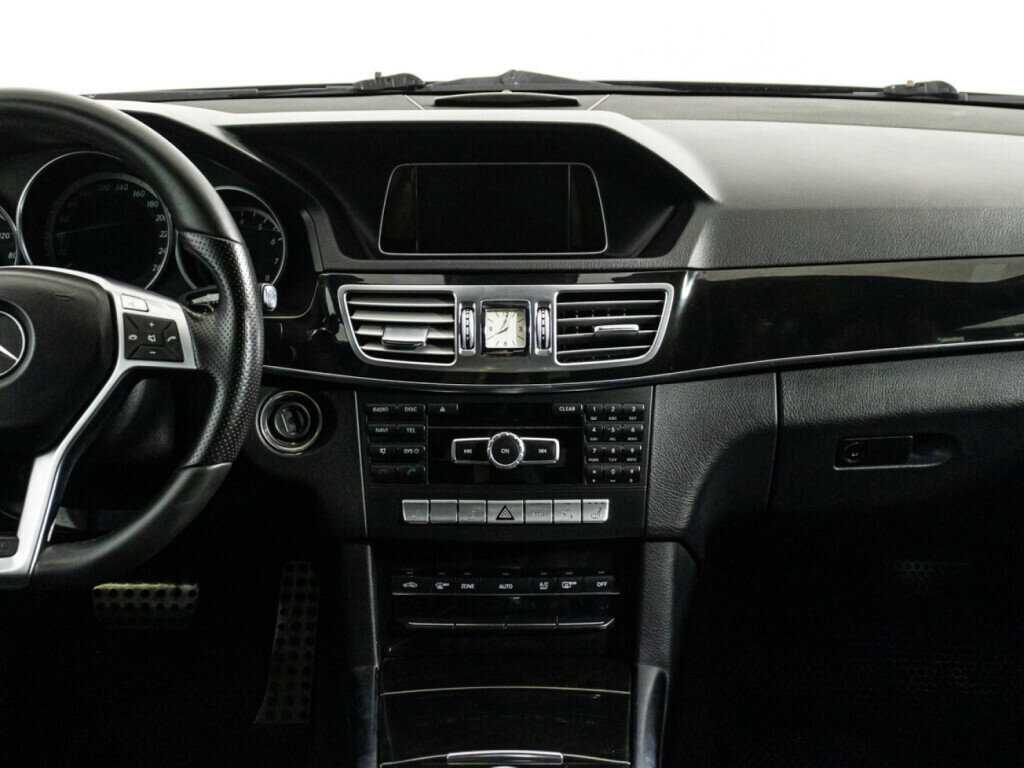 Б/У Мерседес-Бенц Е-Класс 2013 года. Фото: #13