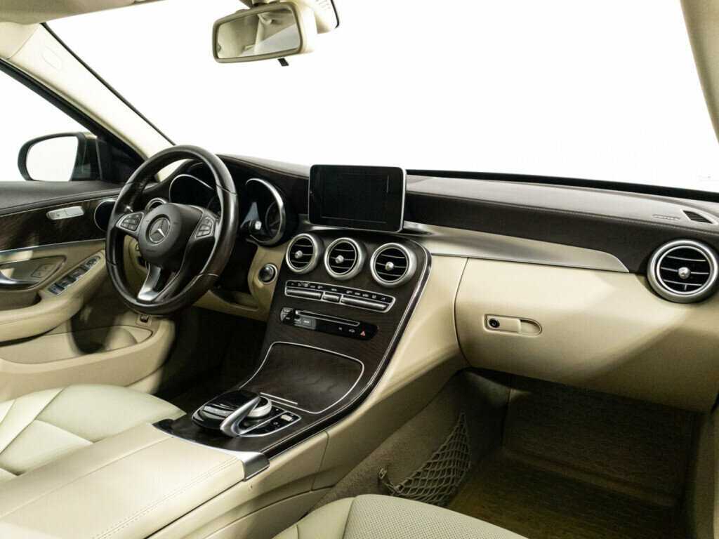 Б/У Мерседес-Бенц Ц-Класс 2016 года. Фото: #8