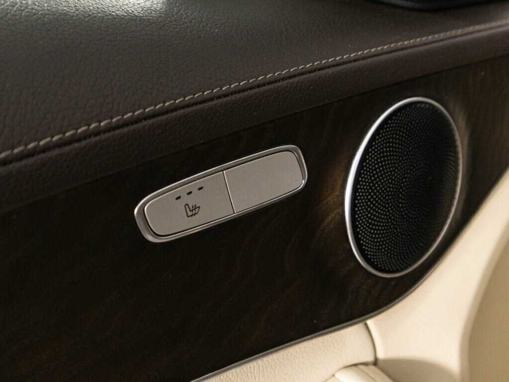 Б/У Мерседес-Бенц Ц-Класс 2016 года. Фото: #16