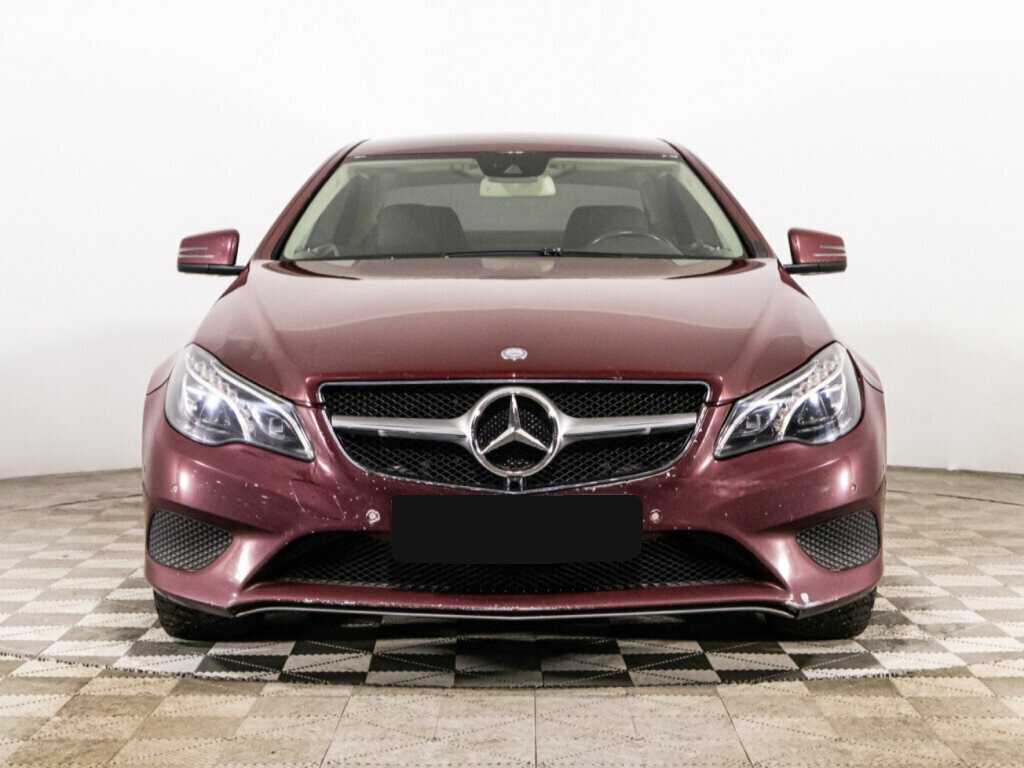 Б/У Мерседес-Бенц Е-Класс 2014 года. Фото: #1