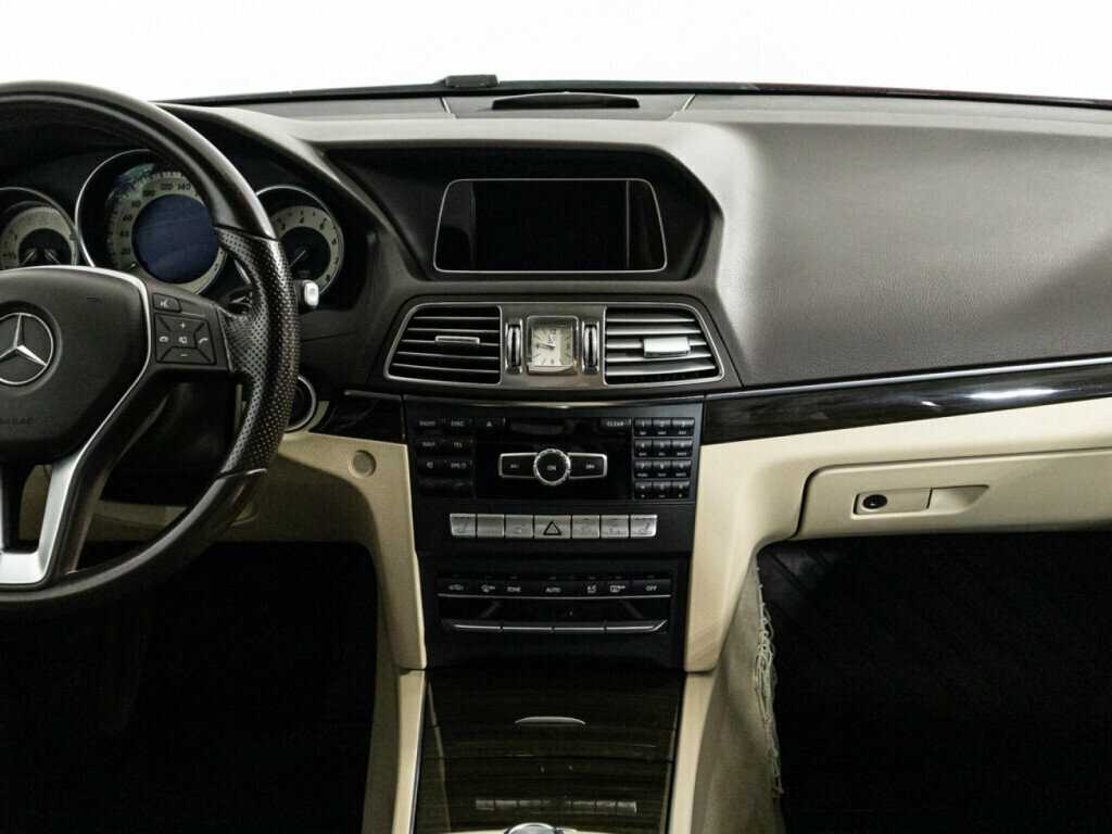 Б/У Мерседес-Бенц Е-Класс 2014 года. Фото: #13