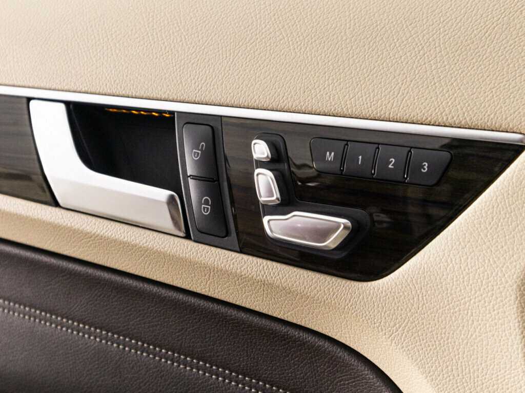 Б/У Мерседес-Бенц Е-Класс 2014 года. Фото: #17