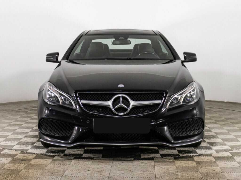 Б/У Мерседес-Бенц Е-Класс 2015 года. Фото: #1