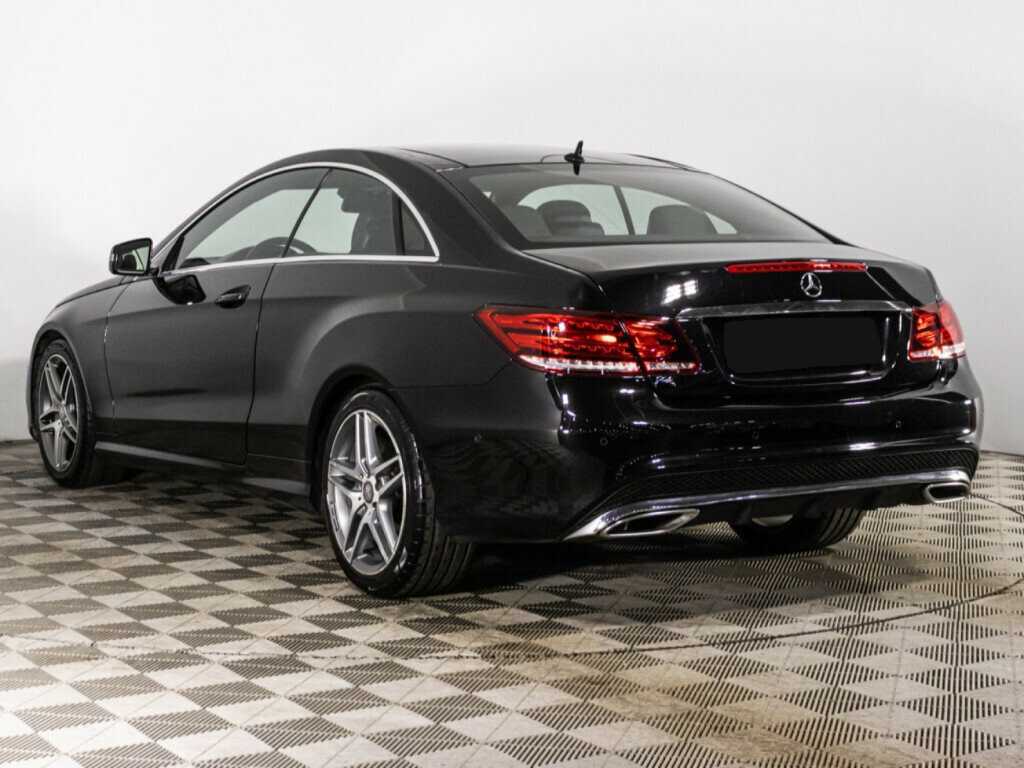 Б/У Мерседес-Бенц Е-Класс 2015 года. Фото: #6