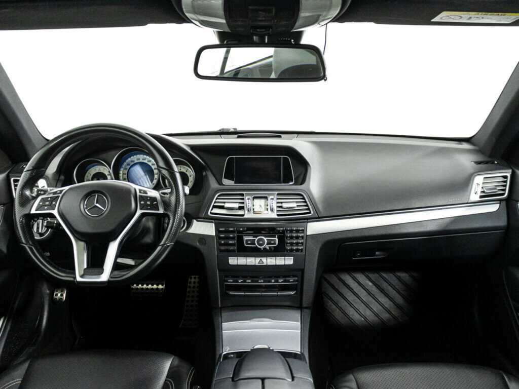 Б/У Мерседес-Бенц Е-Класс 2015 года. Фото: #11