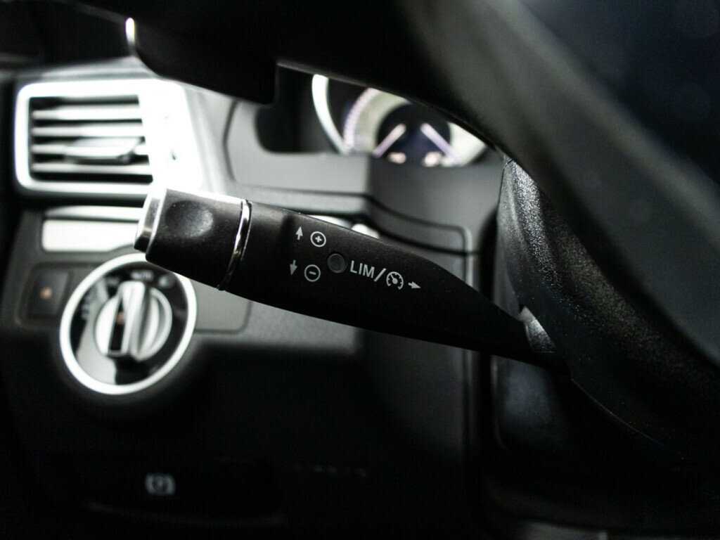 Б/У Мерседес-Бенц Е-Класс 2015 года. Фото: #13