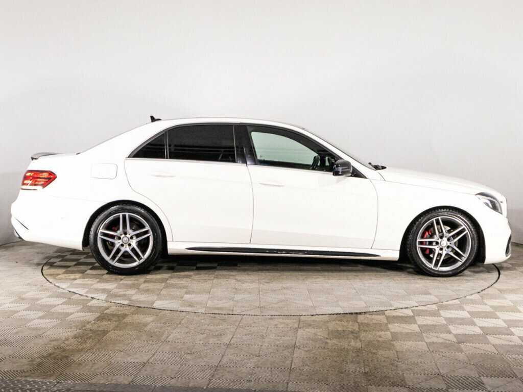 Б/У Мерседес-Бенц Е-Класс 2015 года. Фото: #3