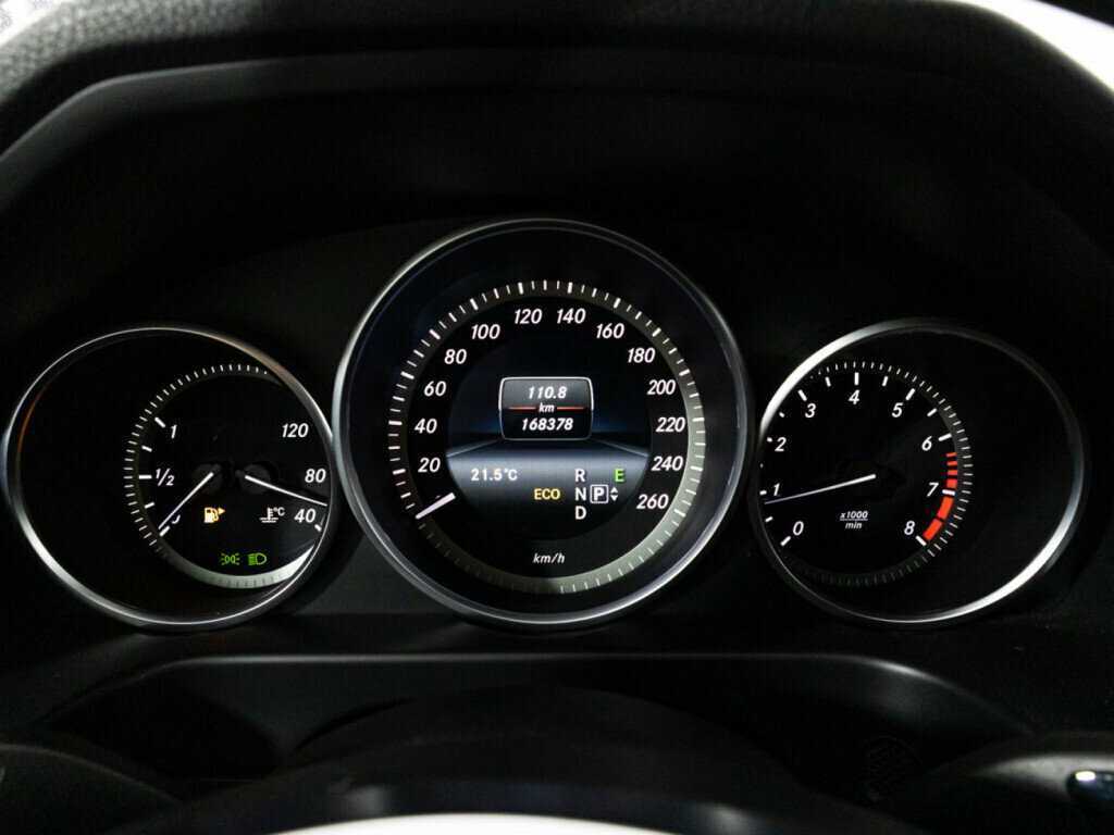 Б/У Мерседес-Бенц Е-Класс 2015 года. Фото: #11