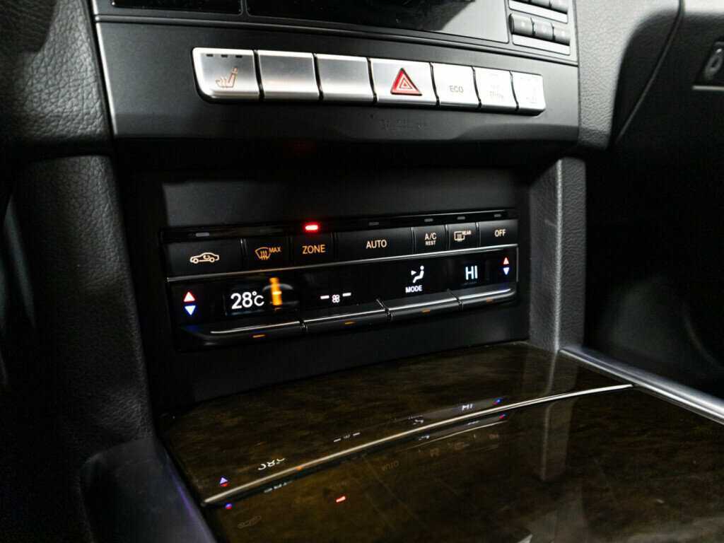 Б/У Мерседес-Бенц Е-Класс 2015 года. Фото: #16