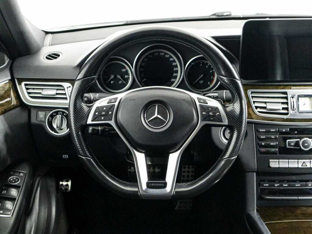 Б/У Мерседес-Бенц Е-Класс 2015 года. Фото: #18