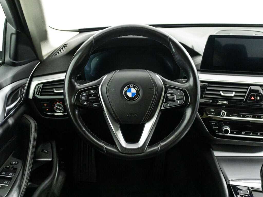 Б/У БМВ 5 серии 2018 года. Фото: #22