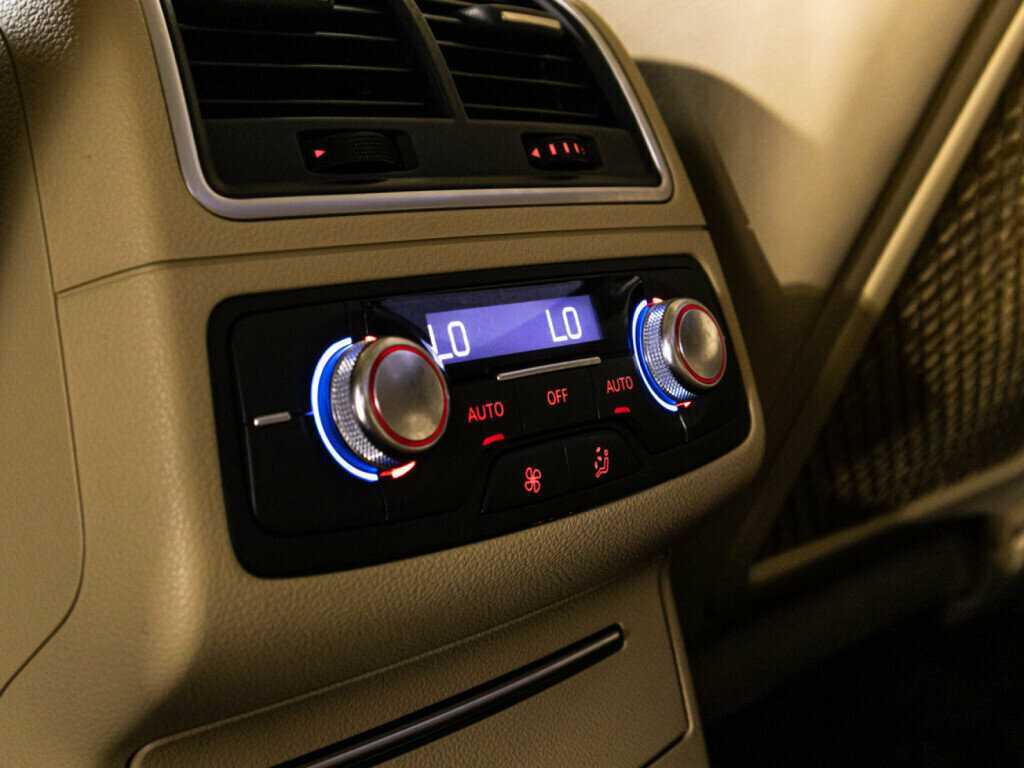 Б/У Ауди А6 2012 года. Фото: #21