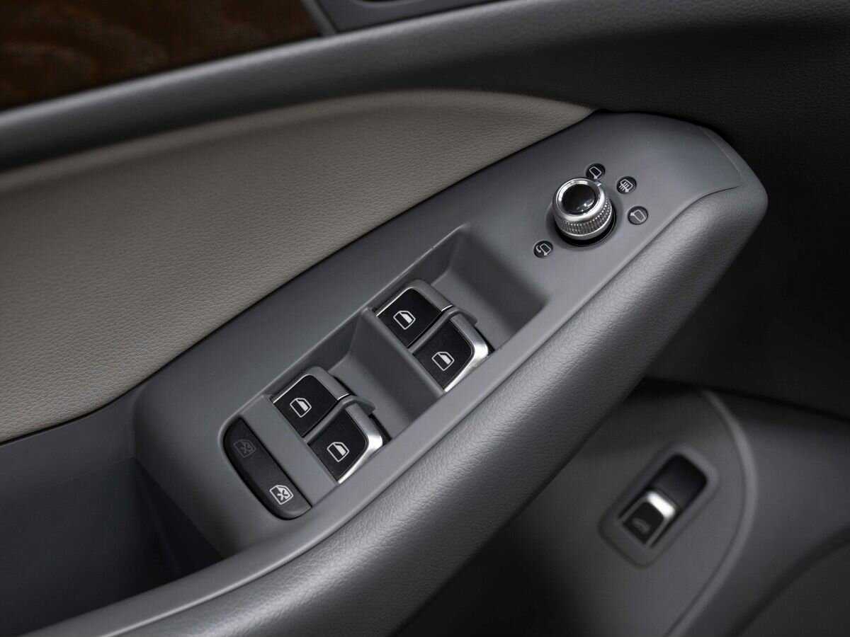 Б/У Ауди К5 2013 года. Фото: #18