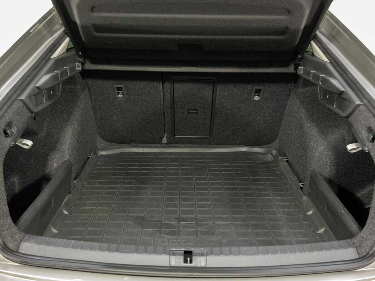 Б/У Шкода Октавия 2021 года. Фото: #25