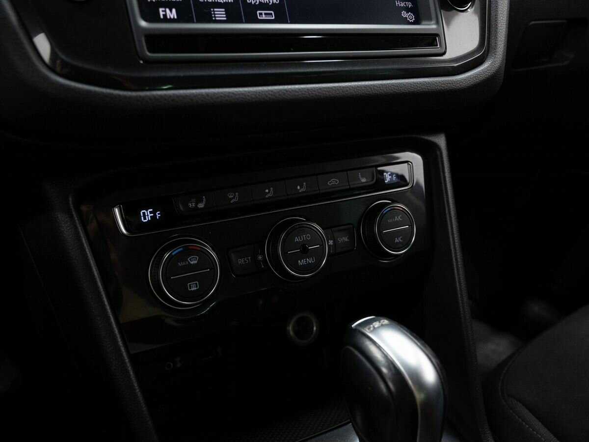 Б/У Фольксваген Тигуан 2017 года. Фото: #22