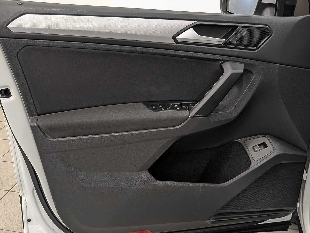 Б/У Фольксваген Тигуан 2020 года. Фото: #18