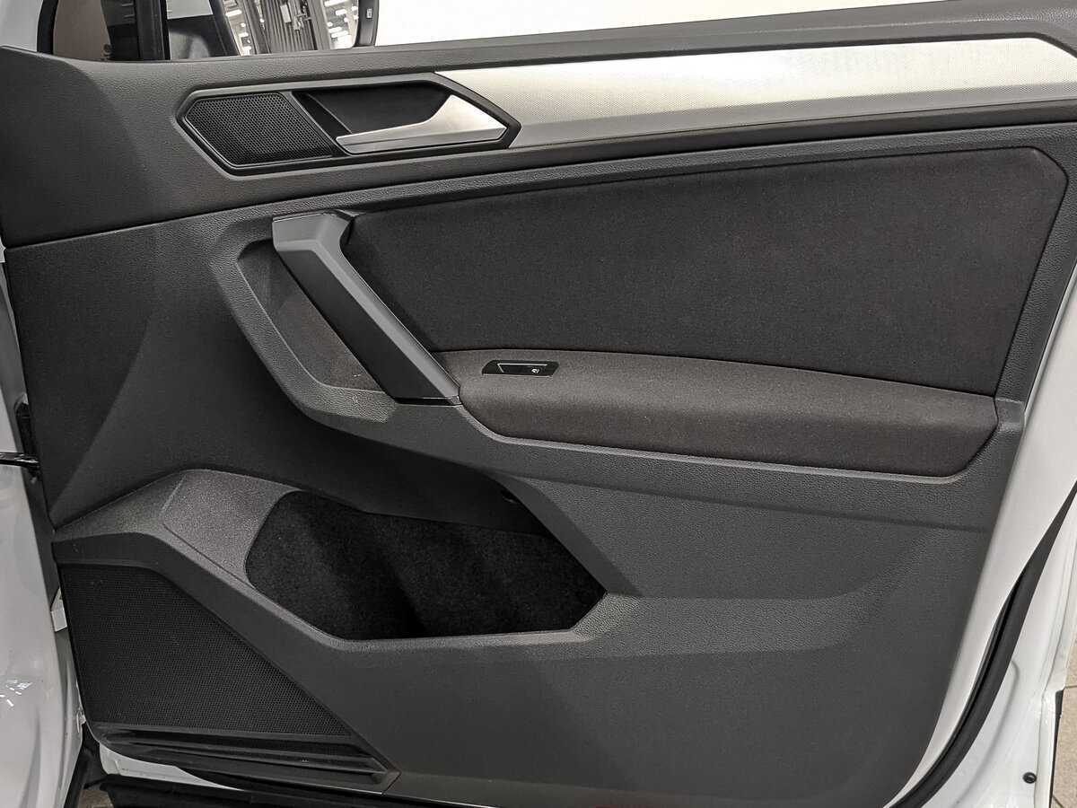 Б/У Фольксваген Тигуан 2020 года. Фото: #24