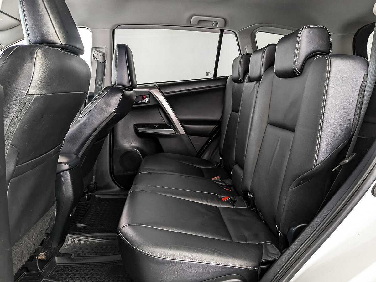 Б/У Тойота Рав4 2018 года. Фото: #15