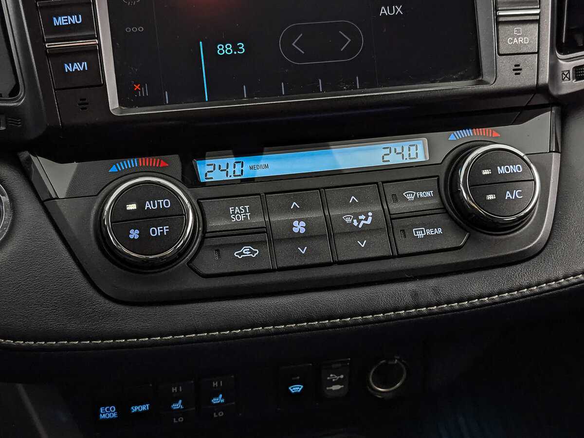 Б/У Тойота Рав4 2018 года. Фото: #18