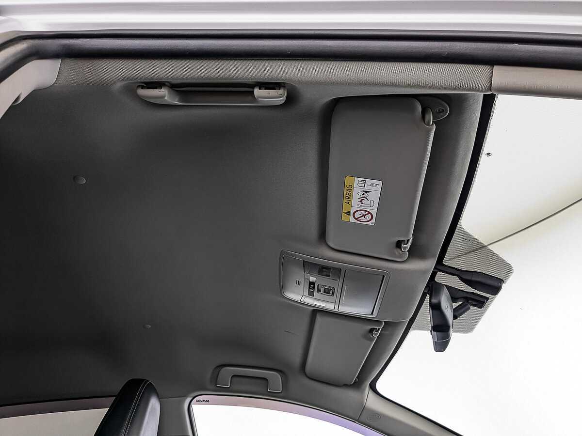 Б/У Тойота Рав4 2018 года. Фото: #20