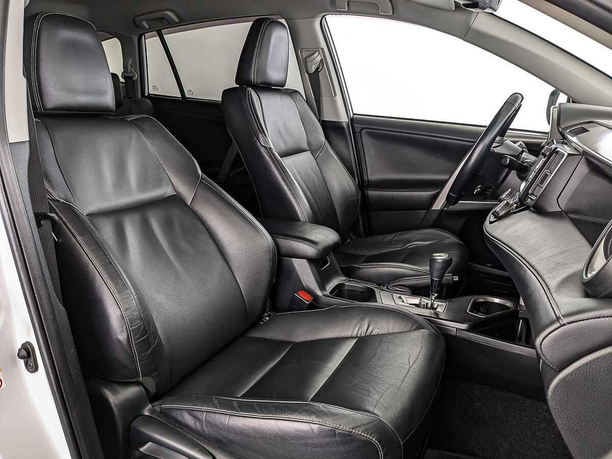 Б/У Тойота Рав4 2018 года. Фото: #21