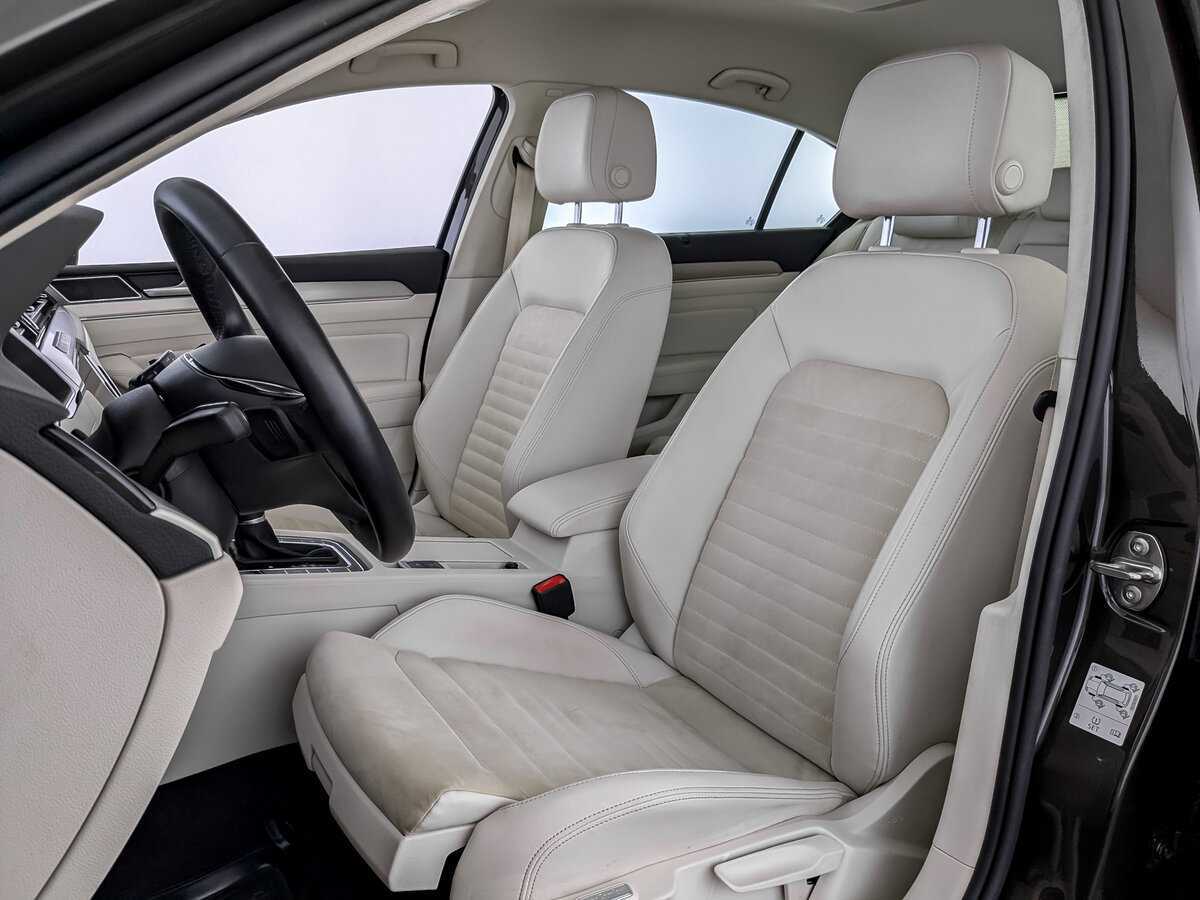 Б/У Фольксваген Пассат 2017 года. Фото: #17