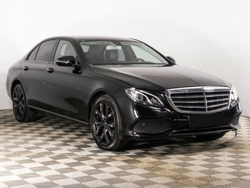 Б/У Мерседес-Бенц Е-Класс 2019 года. Фото: #2