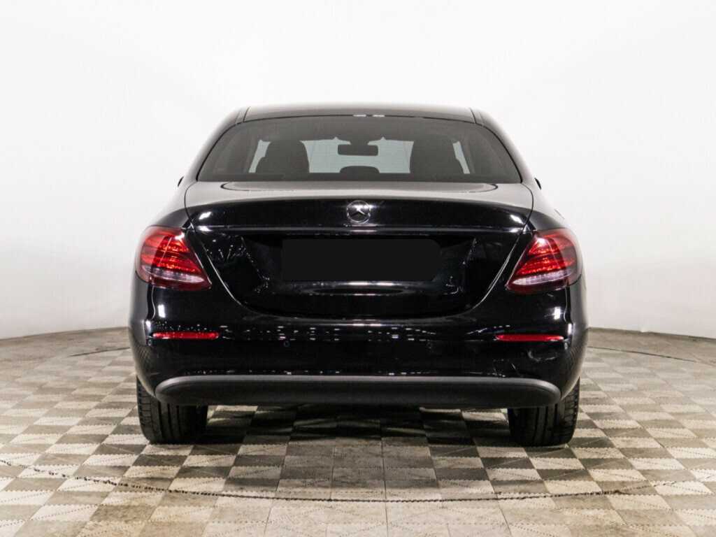 Б/У Мерседес-Бенц Е-Класс 2019 года. Фото: #5