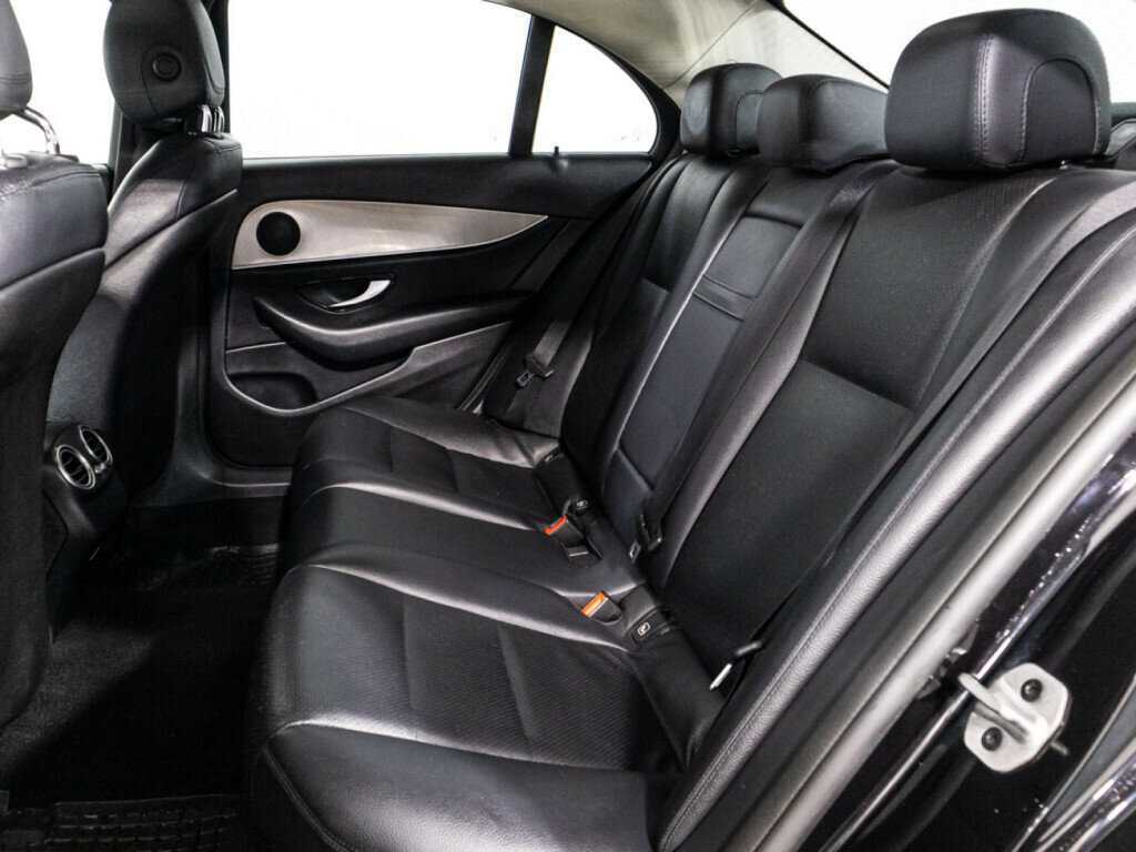 Б/У Мерседес-Бенц Е-Класс 2019 года. Фото: #9