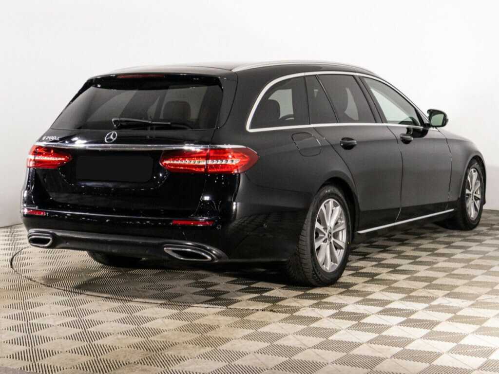 Б/У Мерседес-Бенц Е-Класс 2018 года. Фото: #4