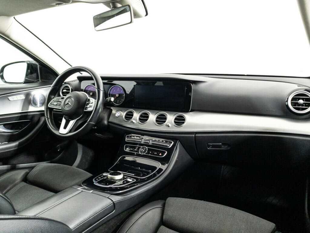 Б/У Мерседес-Бенц Е-Класс 2018 года. Фото: #8