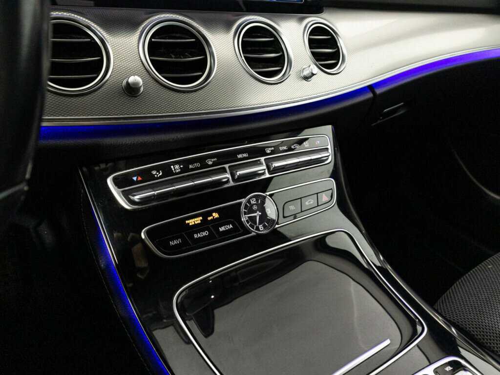 Б/У Мерседес-Бенц Е-Класс 2018 года. Фото: #18