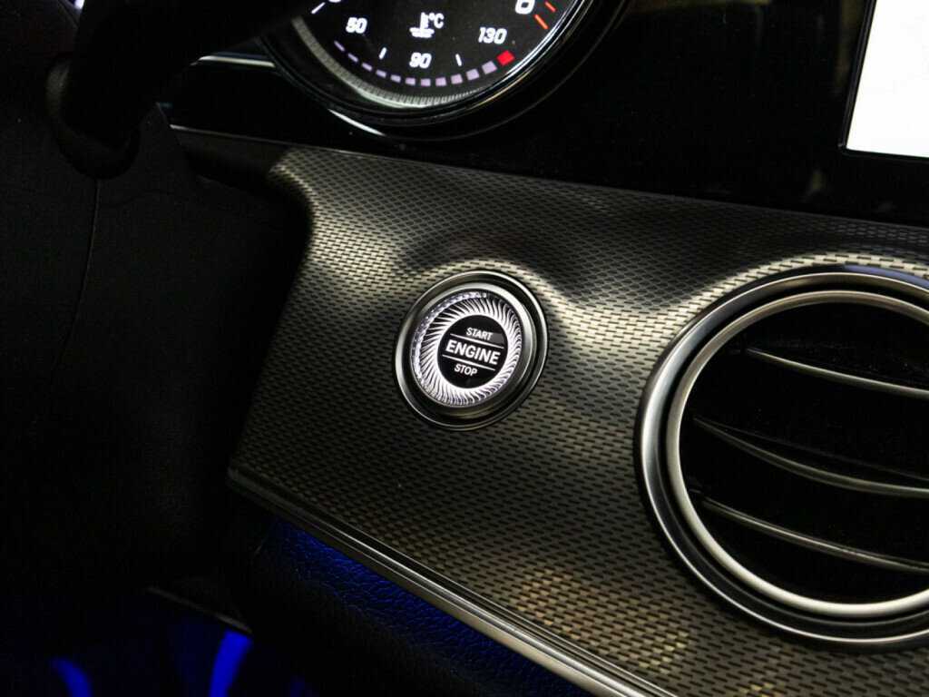 Б/У Мерседес-Бенц Е-Класс 2018 года. Фото: #20