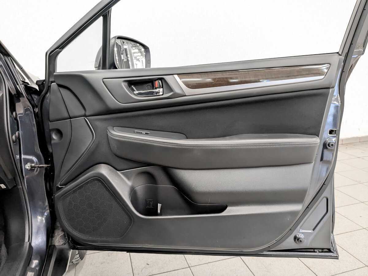 Б/У Субару Аутбэк 2015 года. Фото: #24