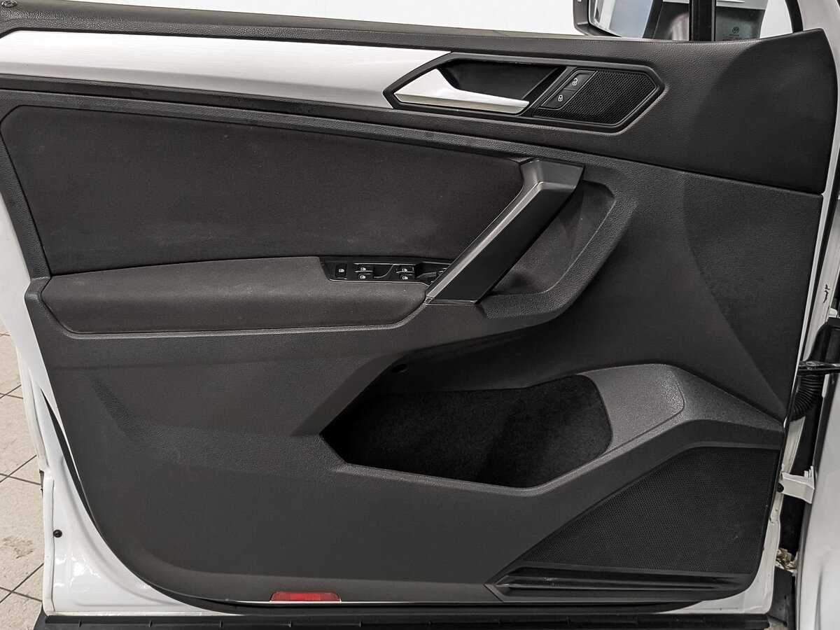 Б/У Фольксваген Тигуан 2021 года. Фото: #16