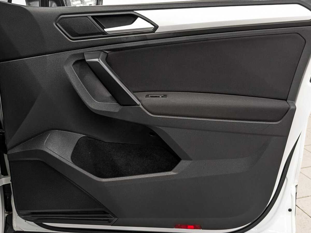 Б/У Фольксваген Тигуан 2021 года. Фото: #22